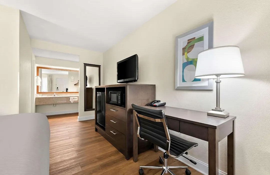 Quality Inn Pelham I-65 Exit 246-1